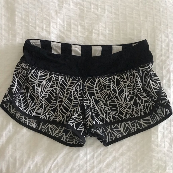 lululemon athletica Pants - Lululemon Speed Shorts size 6